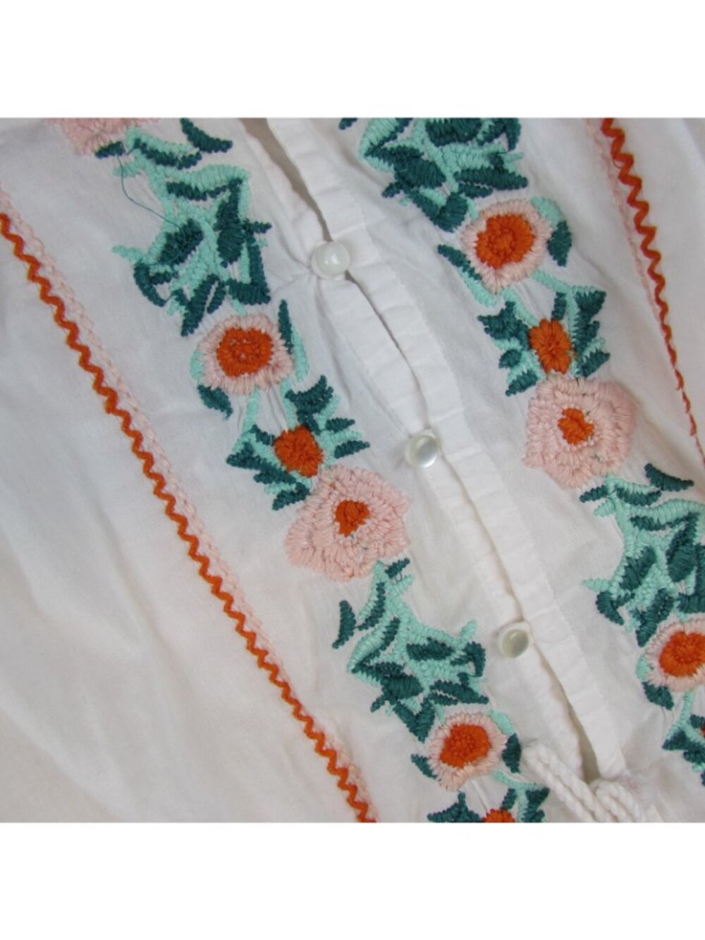 NEW Sundance Floral Embroidered Smocked short Sleeve Peasant Top womens L - Picture 6 of 7